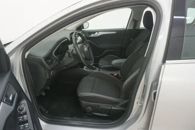 Ford Focus view 10