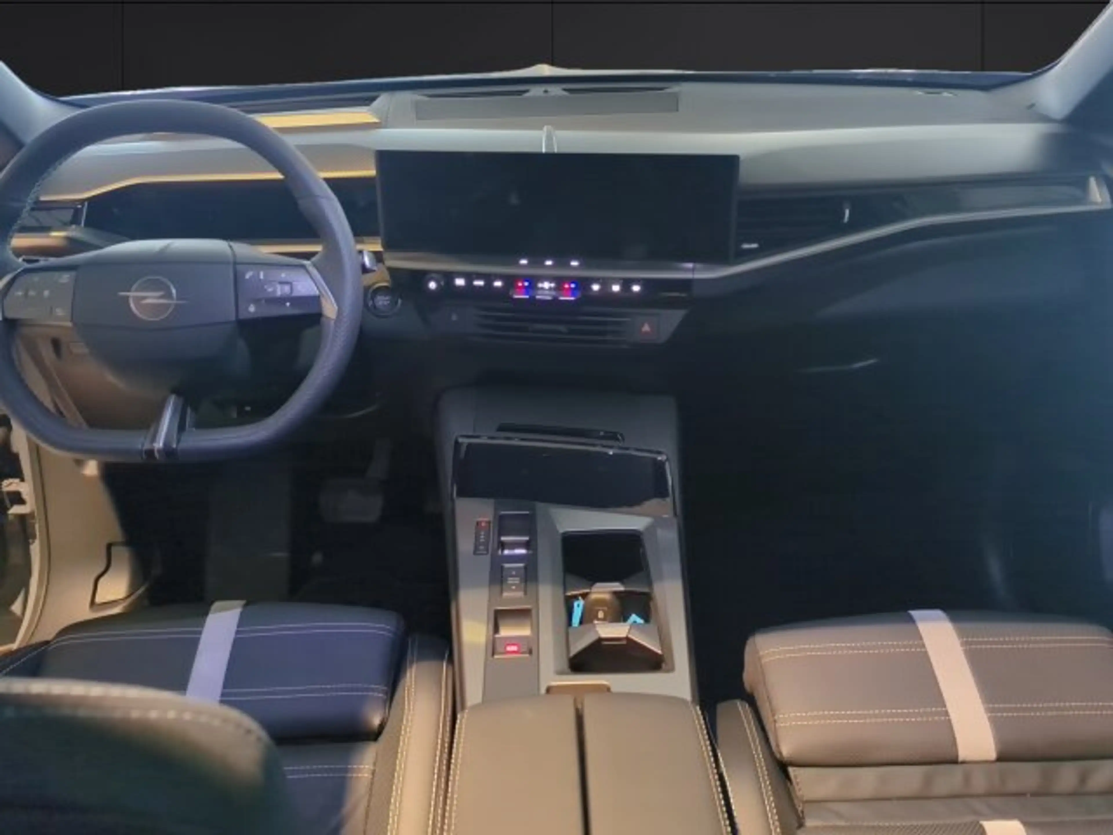 Opel Grandland 1.2 MHEV GS +Panorama+ACC+RFK+LED (SIDE) — photo 12