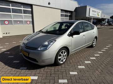 1.5 VVT-i Aut. Navigatie Airco (Export)