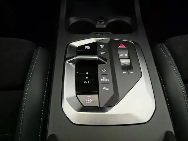 BMW 1 Series view 11