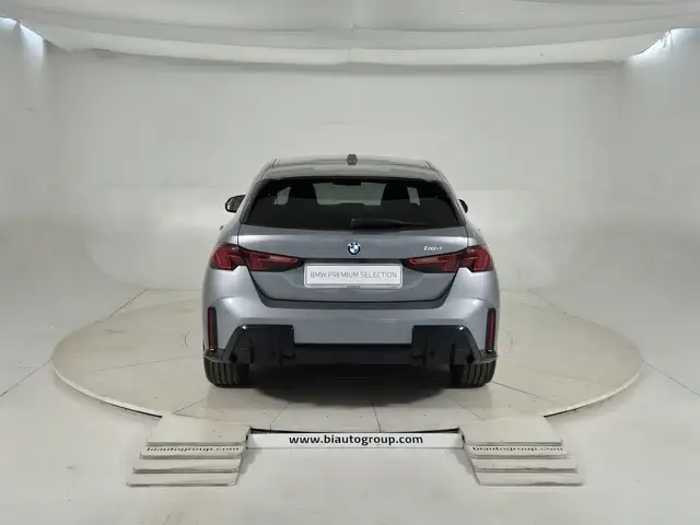 BMW 1 Series view 4