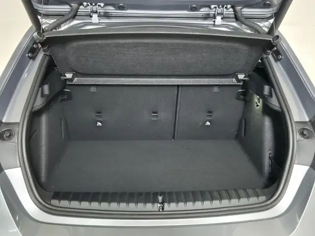BMW 1 Series view 13