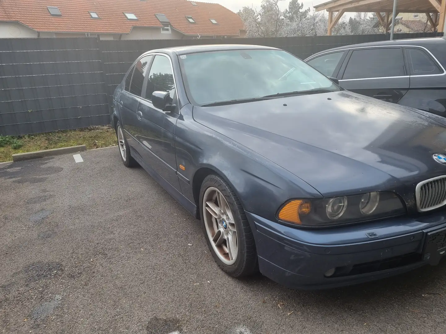BMW 525 525d Bleu - 2