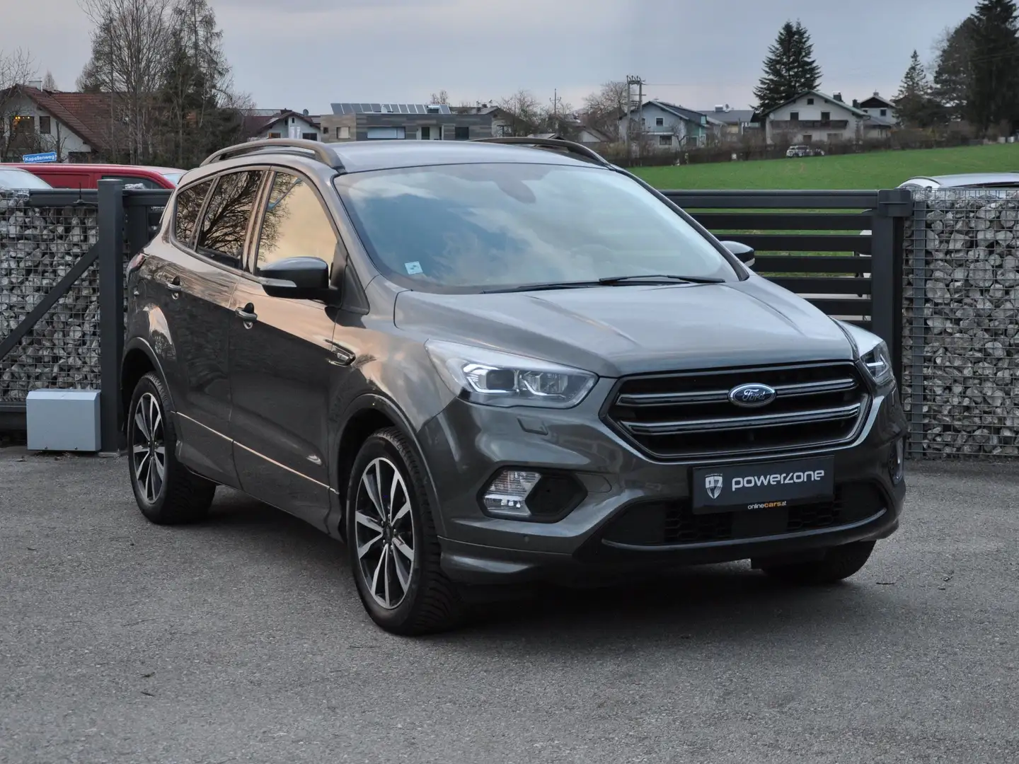 Ford Kuga 1,5 TDCi ST-Line Start/Stop Powershift Aut. Grau - 1