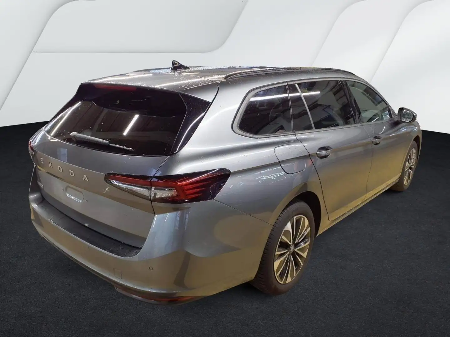 Skoda Superb Combi 2.0 TDI DSG Selection Grau - 2