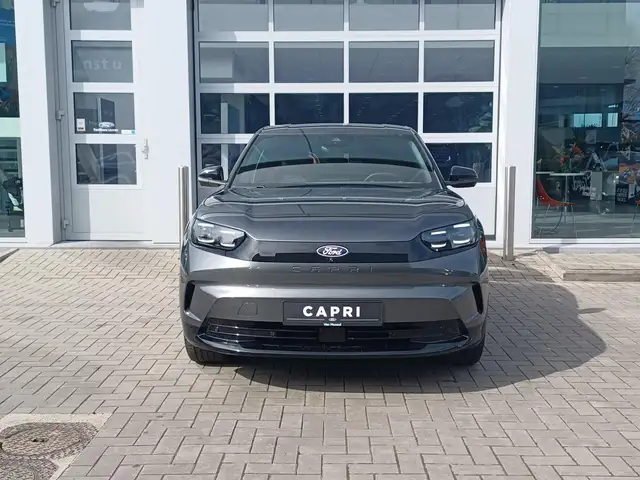 Ford Capri view 2