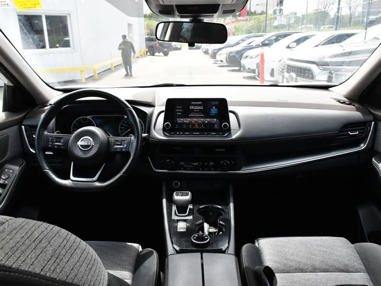 Nissan Rogue снимка Nissan Rogue