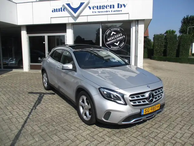 Mercedes-Benz GLA 180 122pk 7G-DCT URBAN / PANORAMADAK