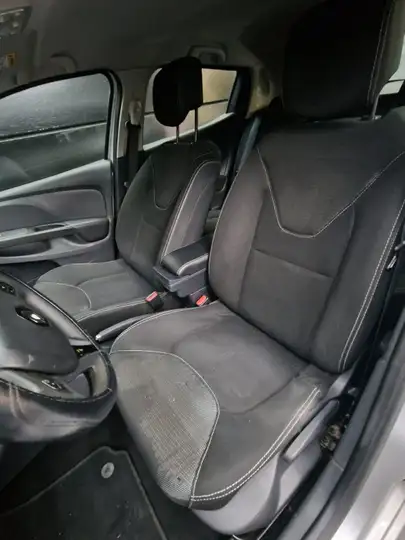 Renault Clio 1.5 DCI eco2 Energy Premium EDC 2015, foto 14