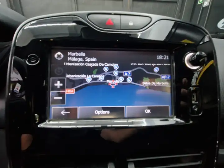 Renault Clio 1.5 DCI eco2 Energy Premium EDC 2015, foto 11