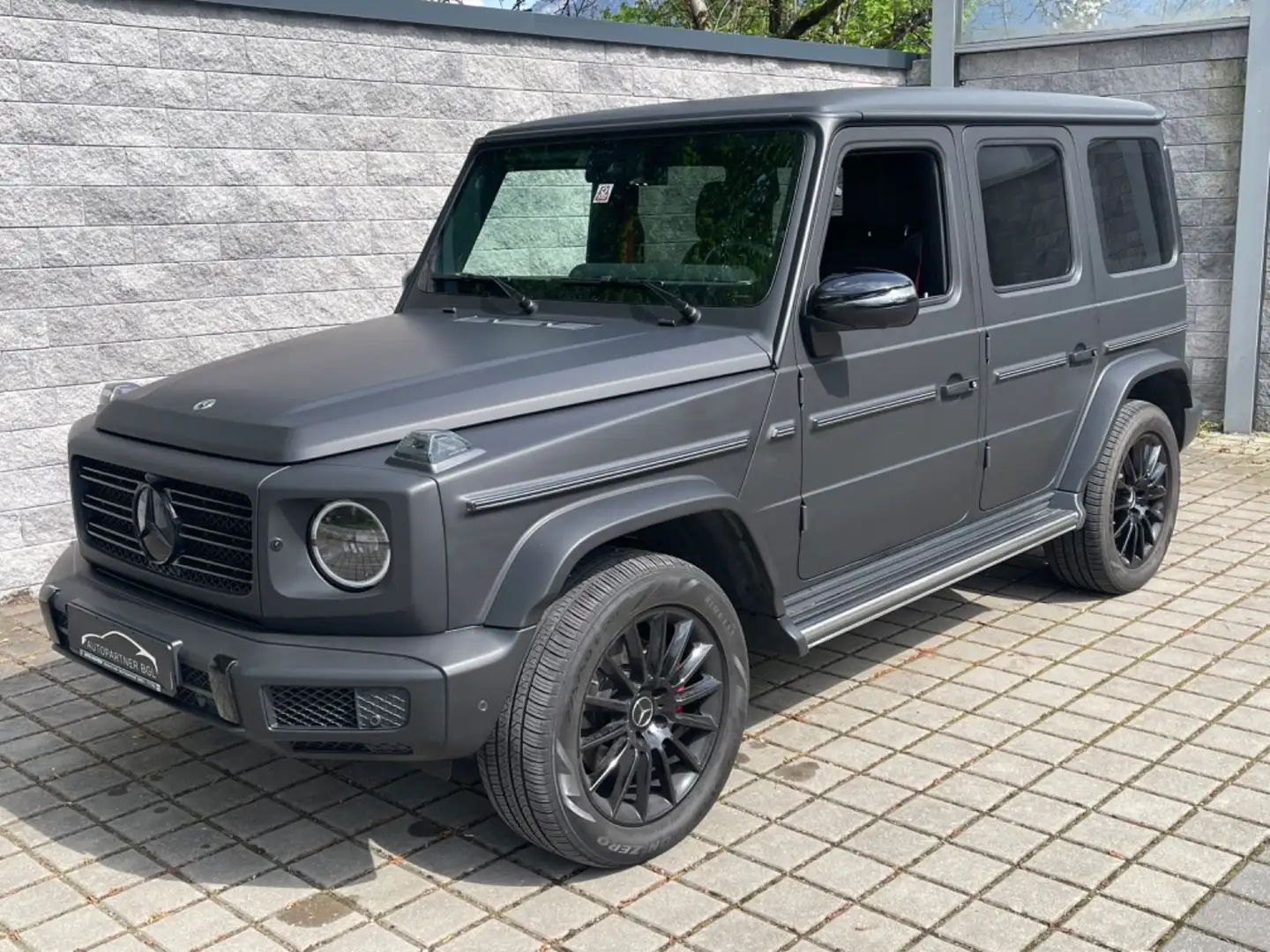 Mercedes-Benz G 400 /AMG/Designo/Superior/AHK/MBeam/Standh./ Grau - 1