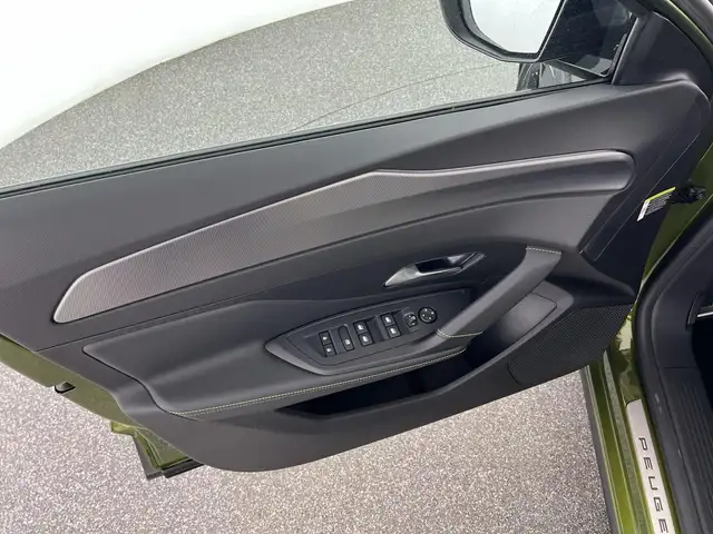 Peugeot 408 view 11