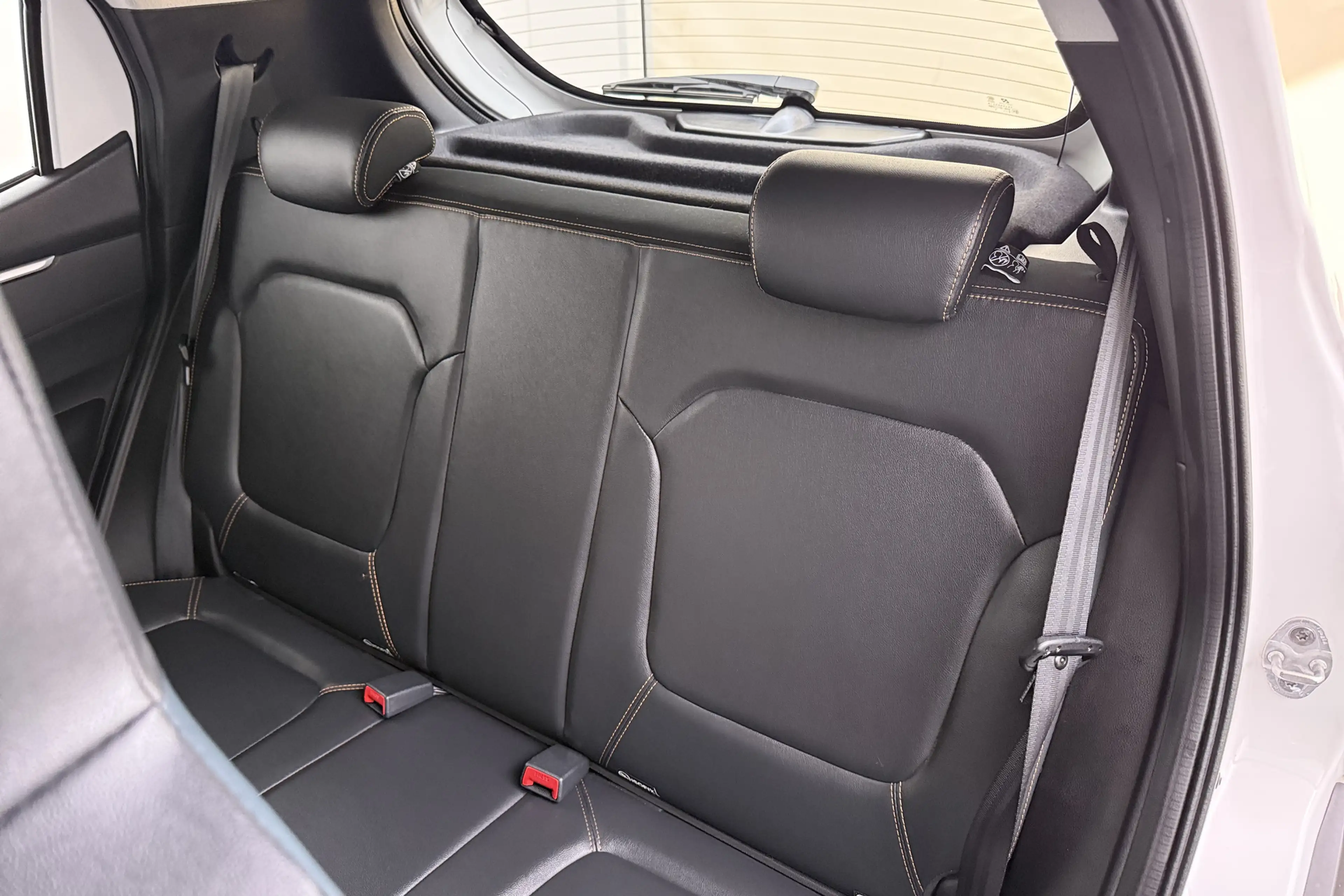 Dacia Spring Comfort Plus 27 kWh Leder Carplay Navi 14'LMV DAB — photo 11