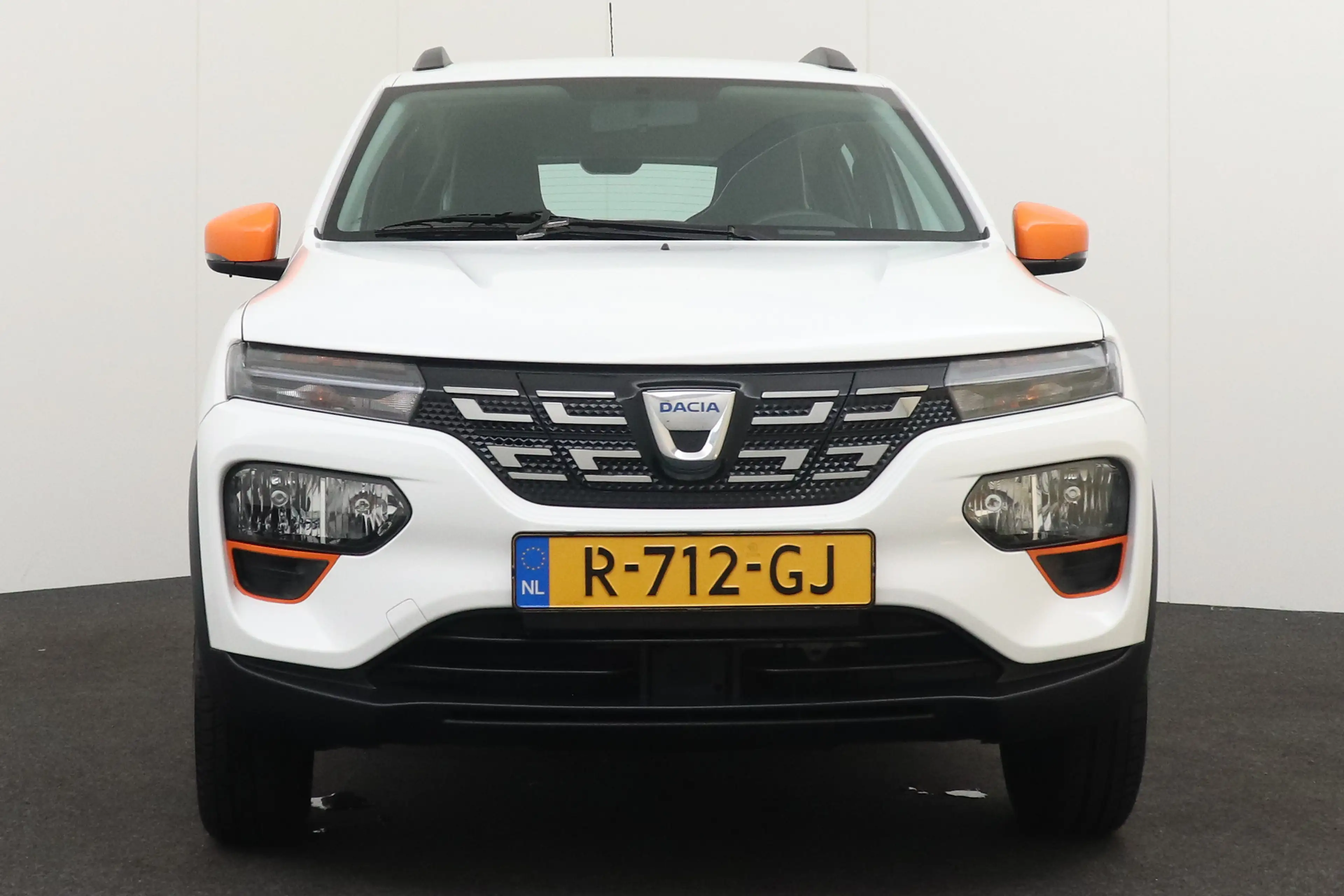 Dacia Spring Comfort Plus 27 kWh Leder Carplay Navi 14'LMV DAB — photo 3