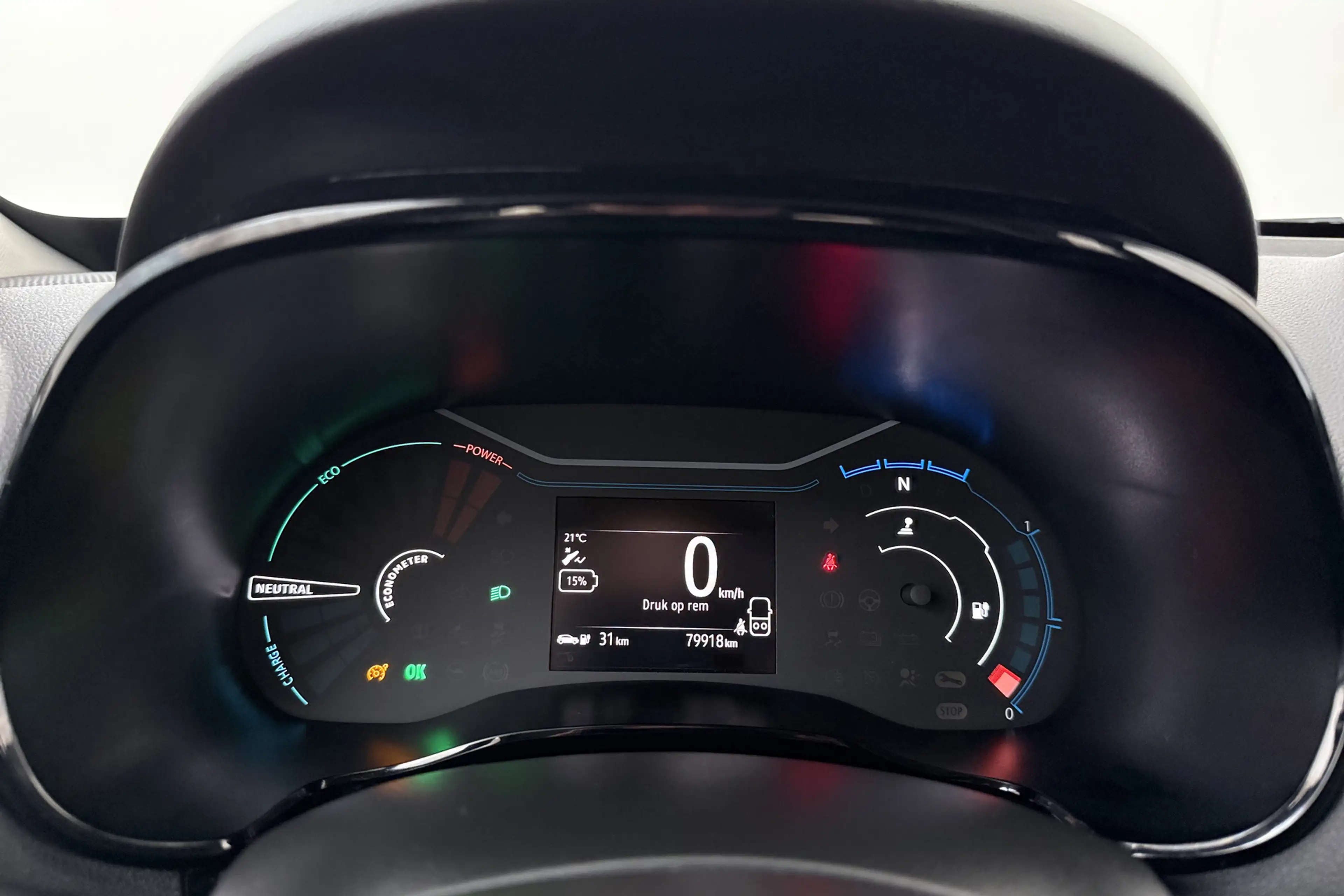 Dacia Spring Comfort Plus 27 kWh Leder Carplay Navi 14'LMV DAB — photo 17