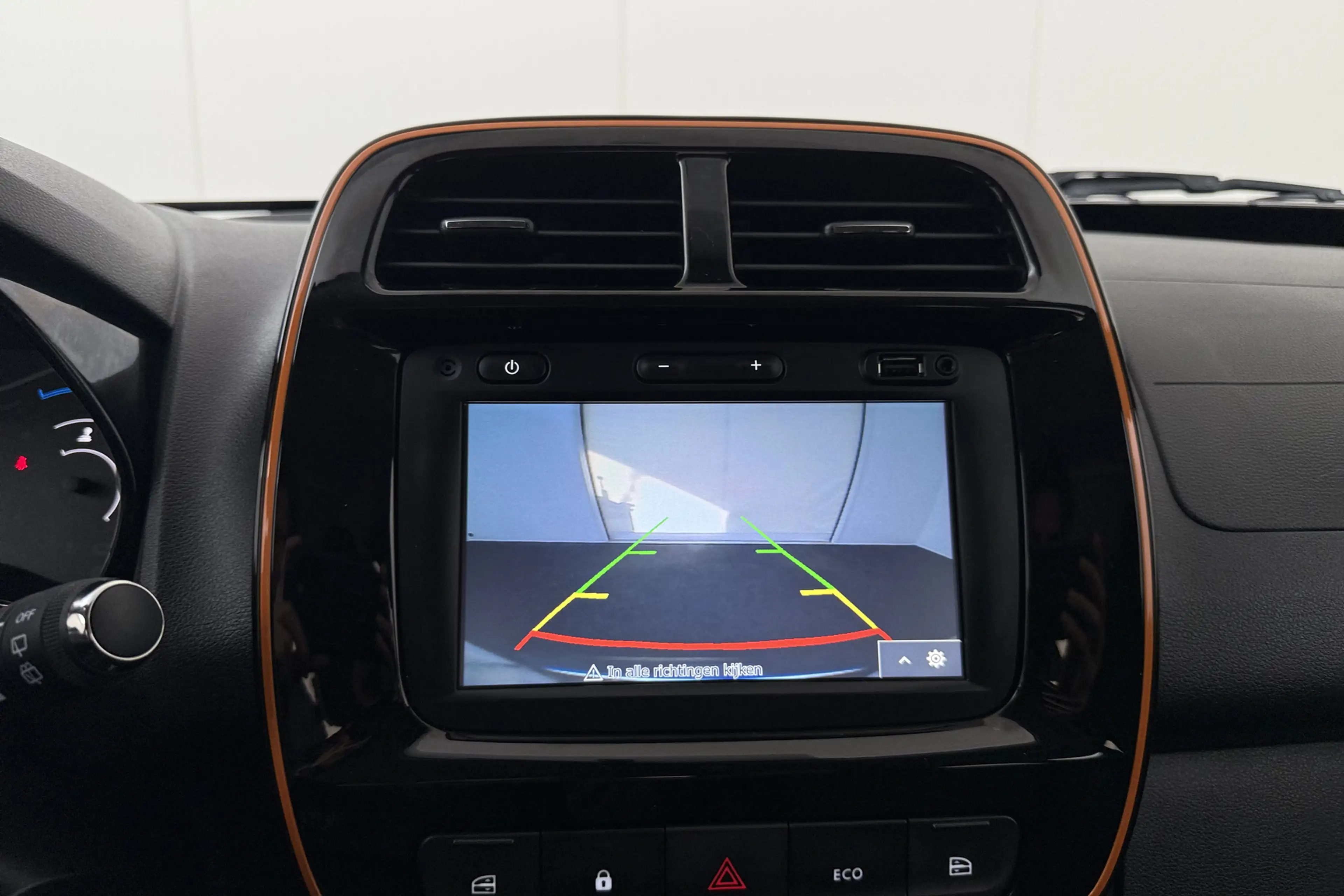 Dacia Spring Comfort Plus 27 kWh Leder Carplay Navi 14'LMV DAB — photo 19