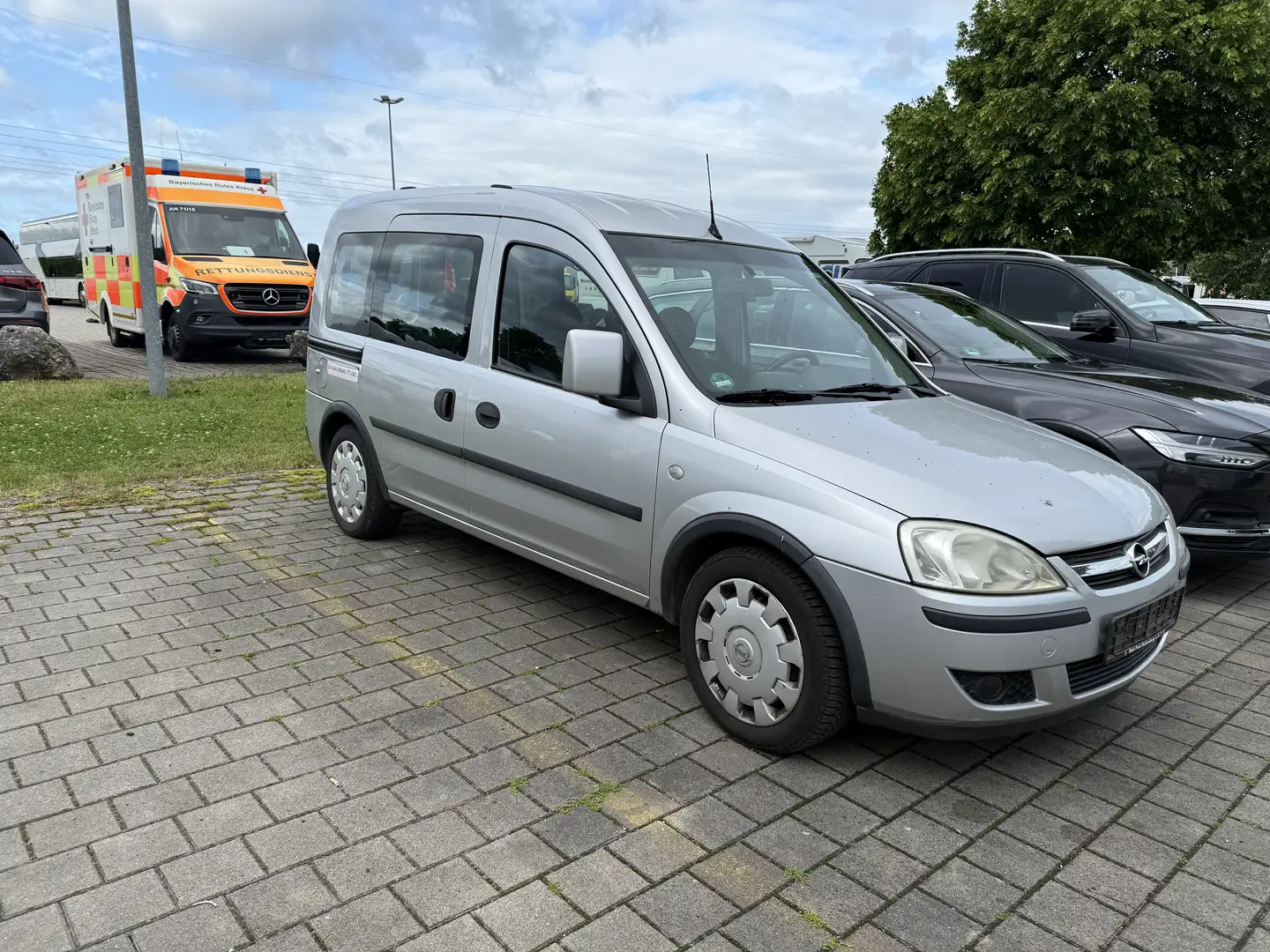 Opel Combo 1.6, Gas, Anhängerkupplung, Silber - 1