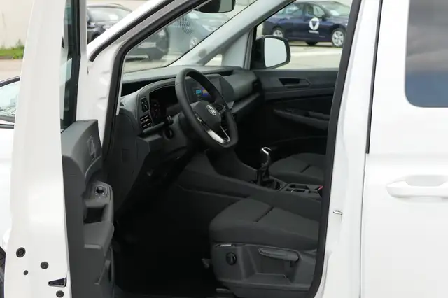 Volkswagen Caddy Maxi view 6