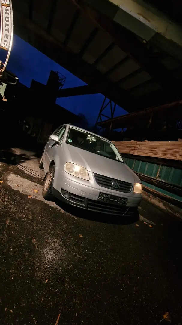 Volkswagen Touran 1.9 TDI Goal Grau - 2