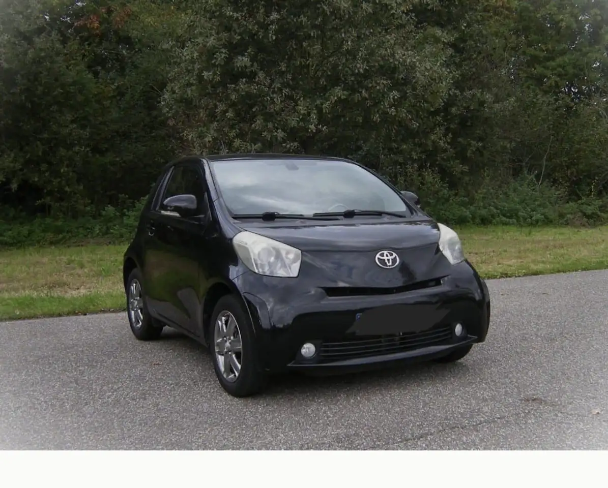 Toyota iQ