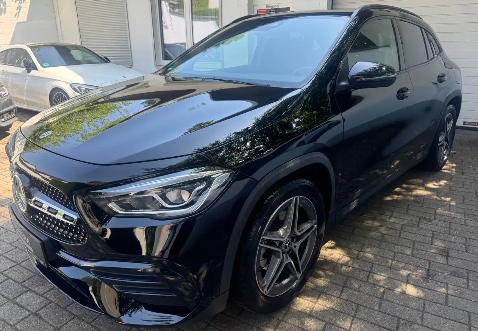 Mercedes-Benz GLA 200 GLA 200 AMG Premium - LED-KAMERA-NAVI Nero - 1