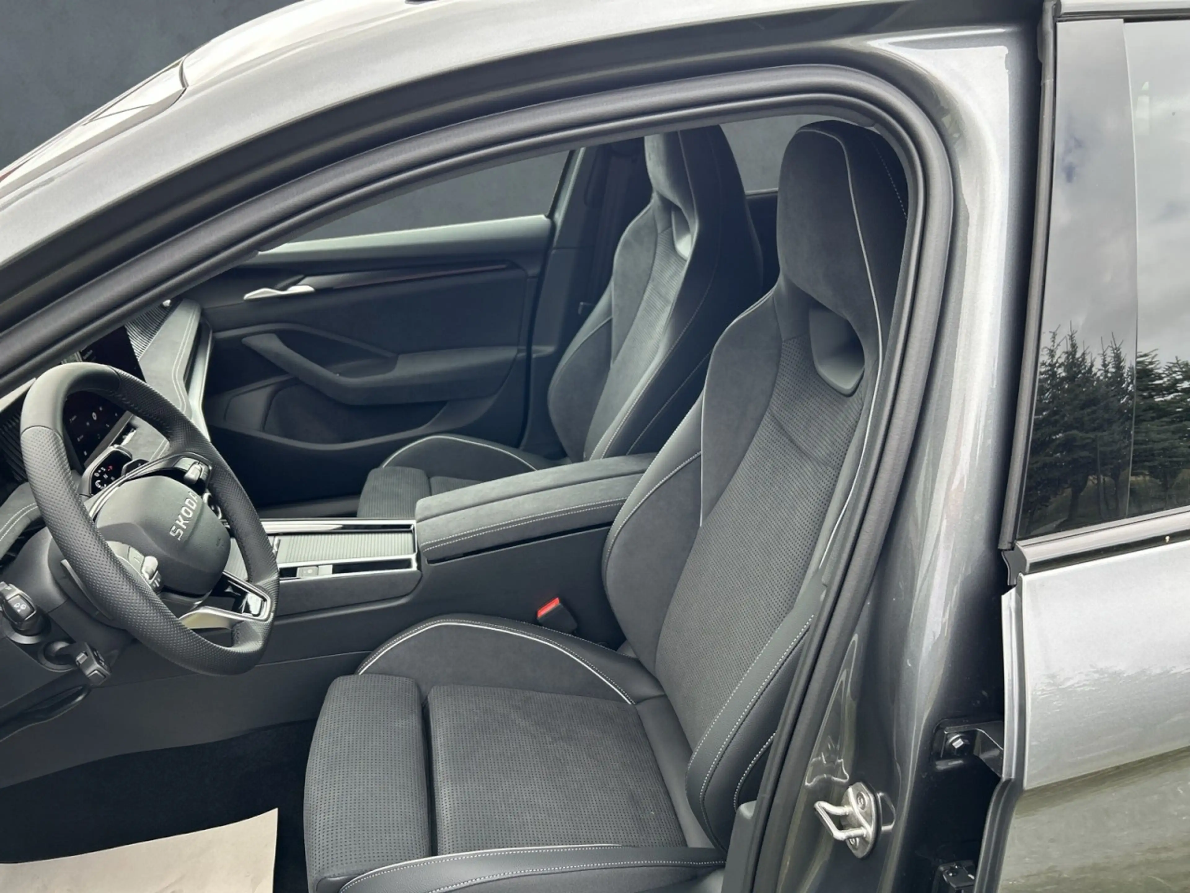 Skoda Superb Cb. SPORTLINE iV 1.5 TSI AHK+NAVI+ACC+DCC Klima — photo 4