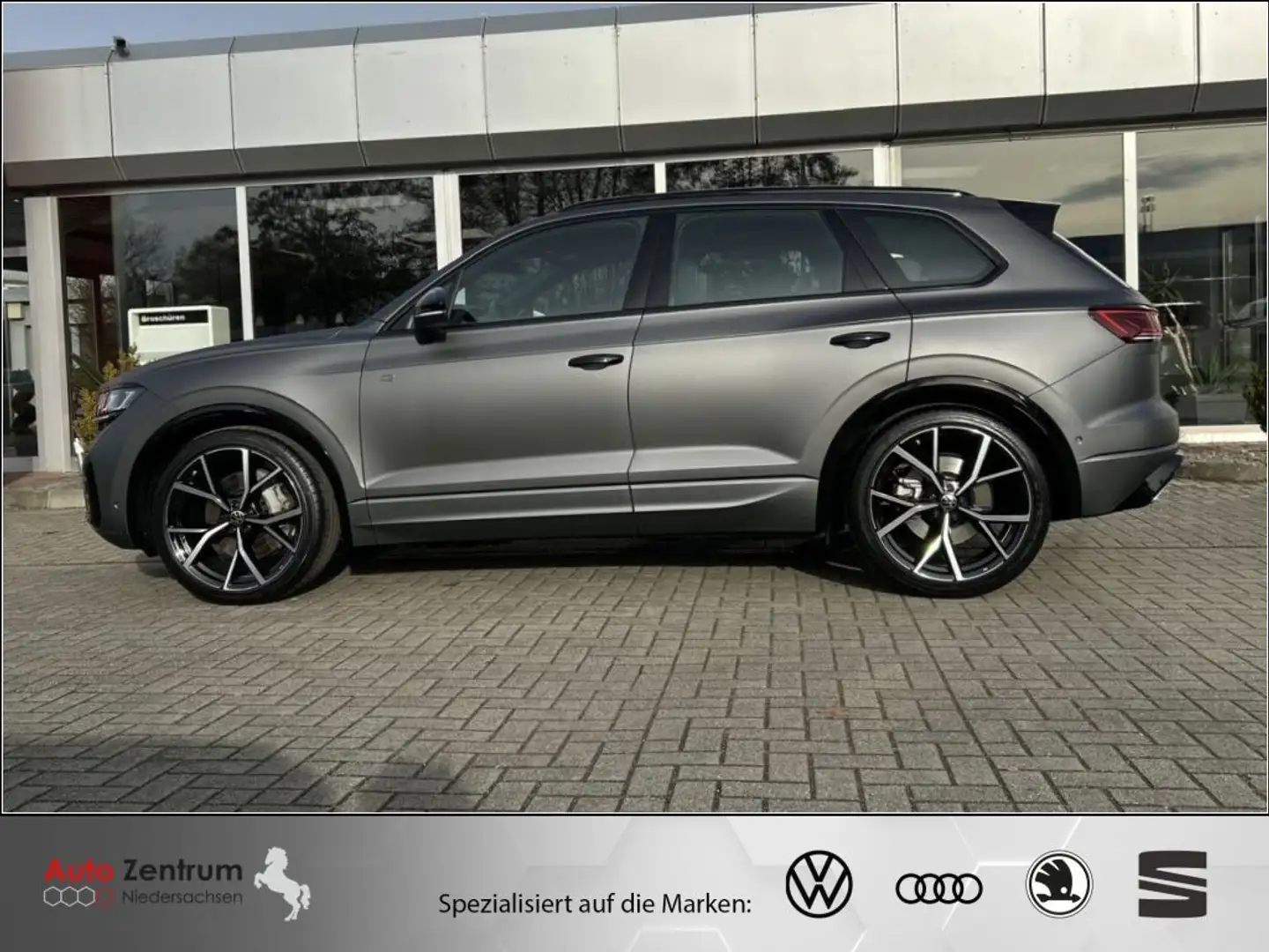 Volkswagen Touareg 3.0 V6 TSI 4M R-Line Black-Style MATT*PANO*AHK*CAM Grau - 2