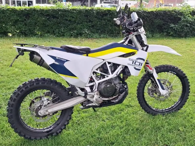 Husqvarna 701 Enduro - foto 6