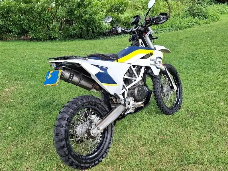 Husqvarna 701 Enduro - foto 2