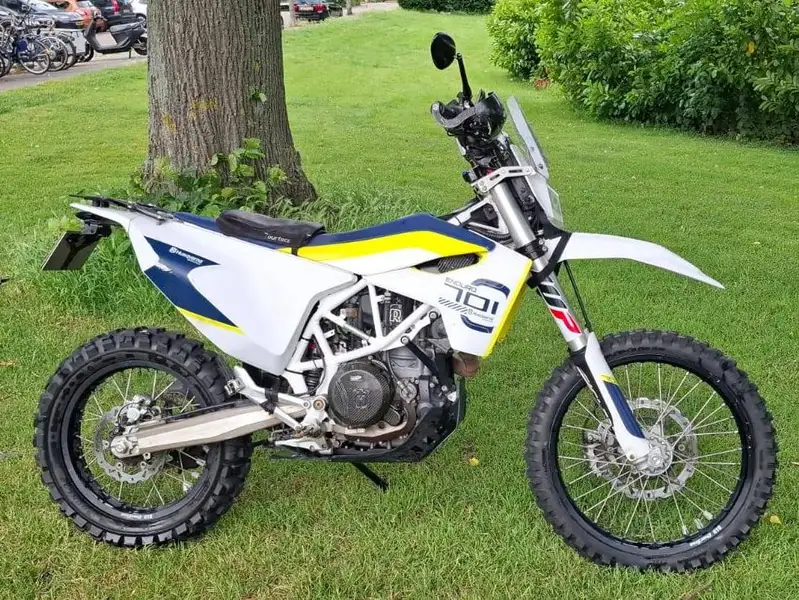 Husqvarna 701 Enduro - foto 8