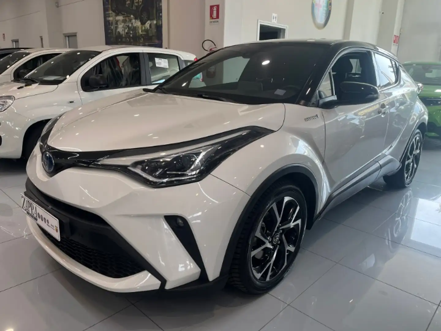 Toyota C-HR 2.0 Hybrid E-CVT Morebusiness Bianco - 1