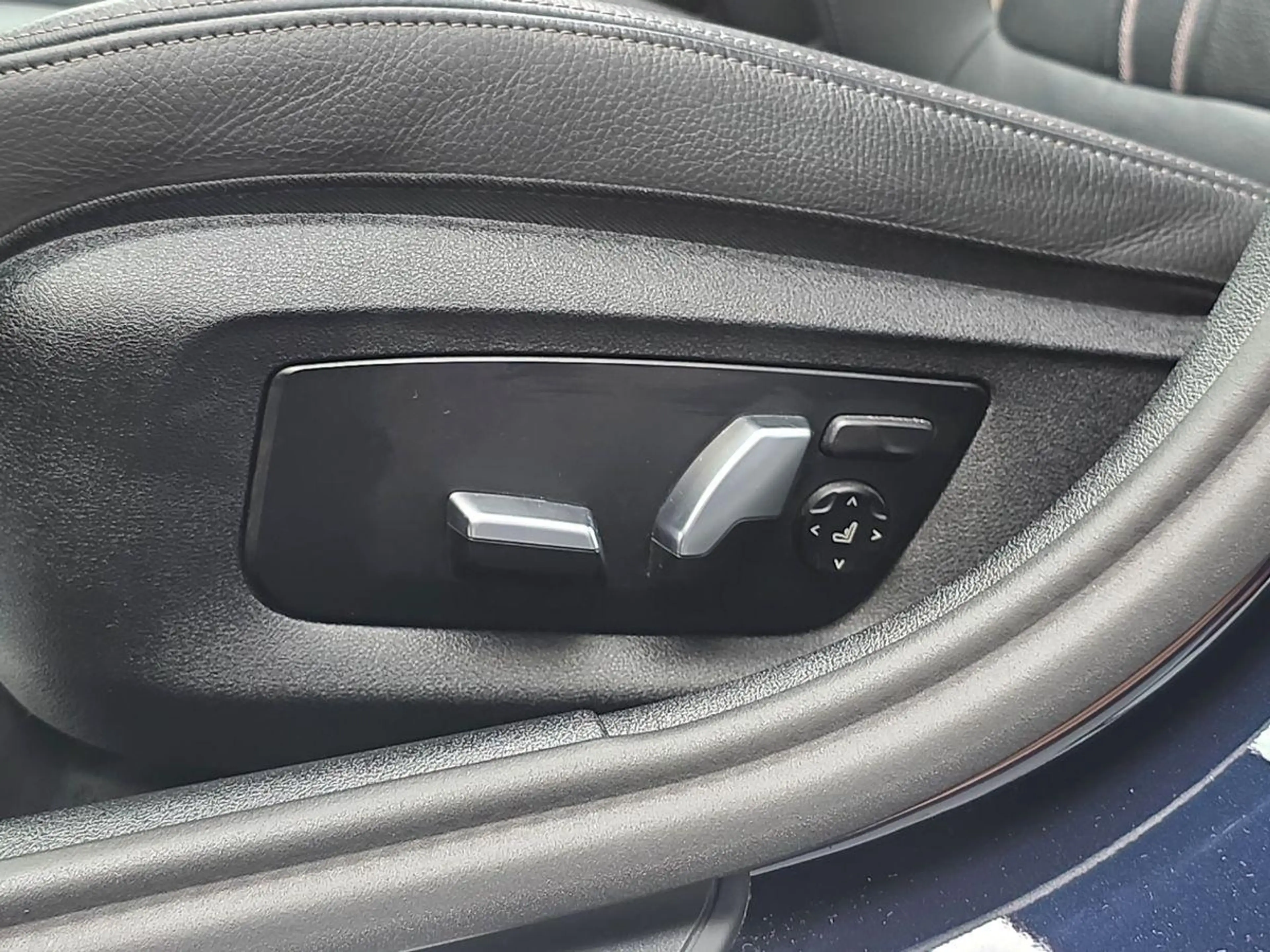 BMW 540 d xDrive M-Sport H-UP S-DACH H&K LASER LEDER — photo 11