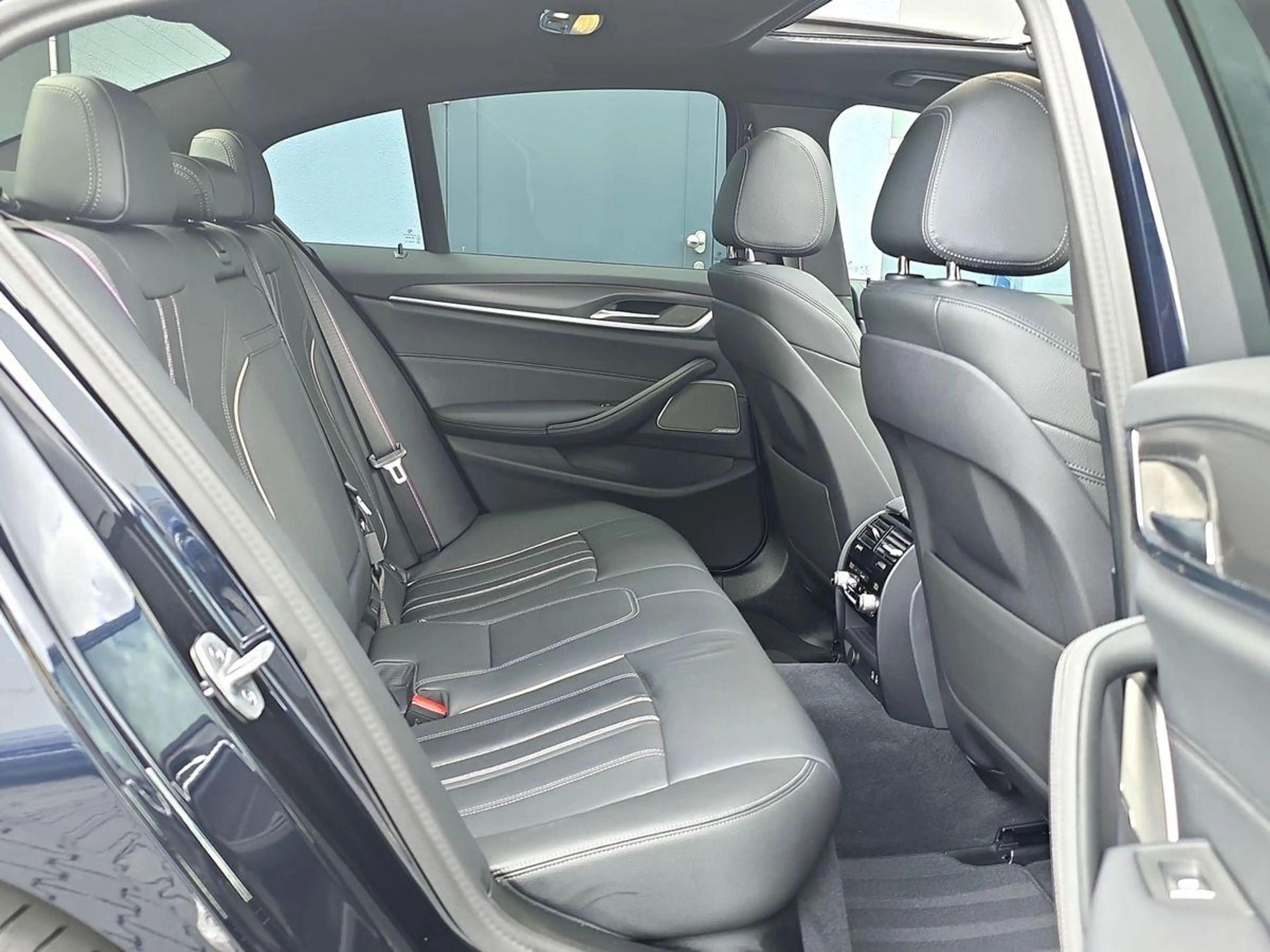 BMW 540 d xDrive M-Sport H-UP S-DACH H&K LASER LEDER — photo 12