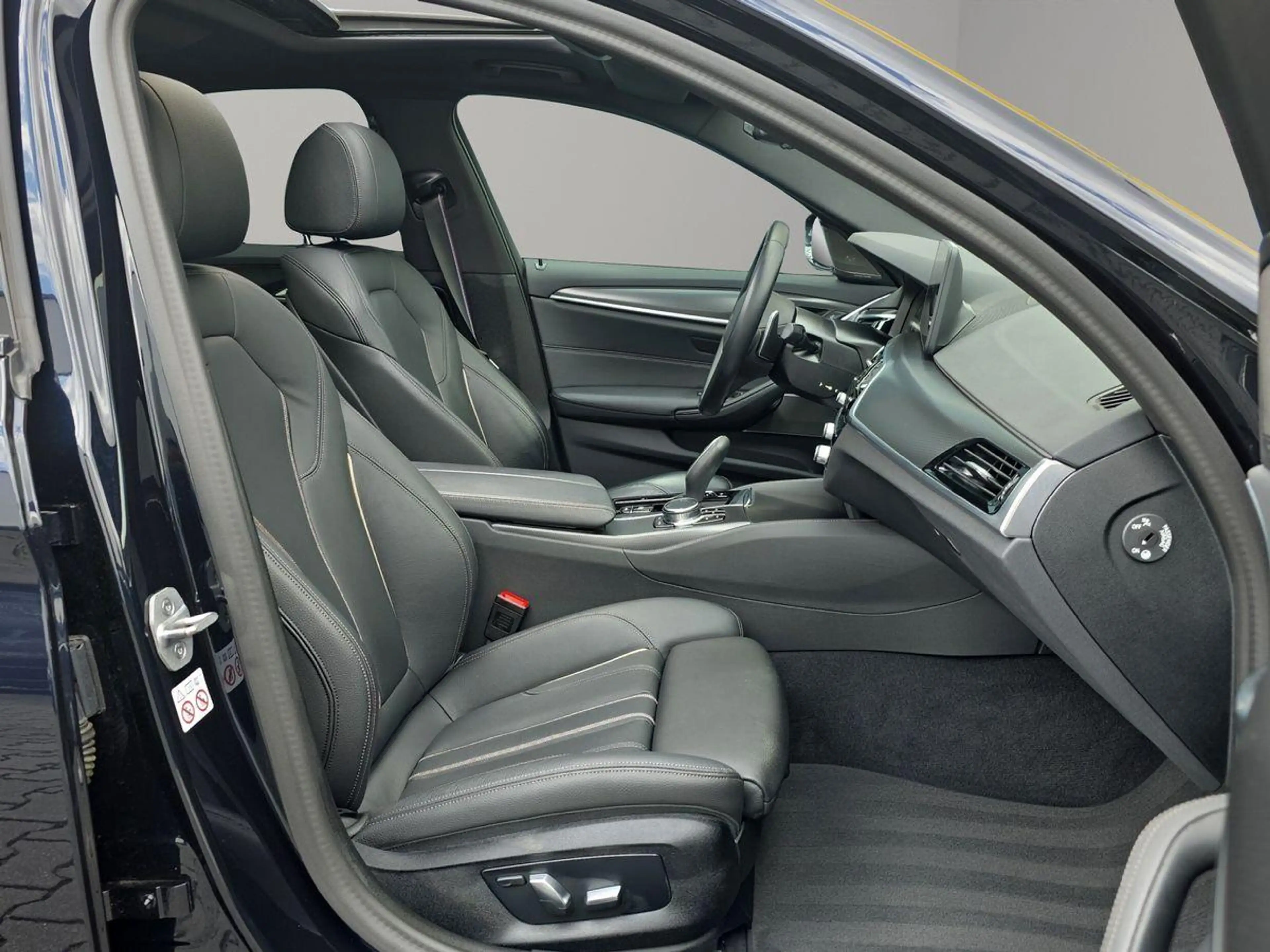 BMW 540 d xDrive M-Sport H-UP S-DACH H&K LASER LEDER — photo 10