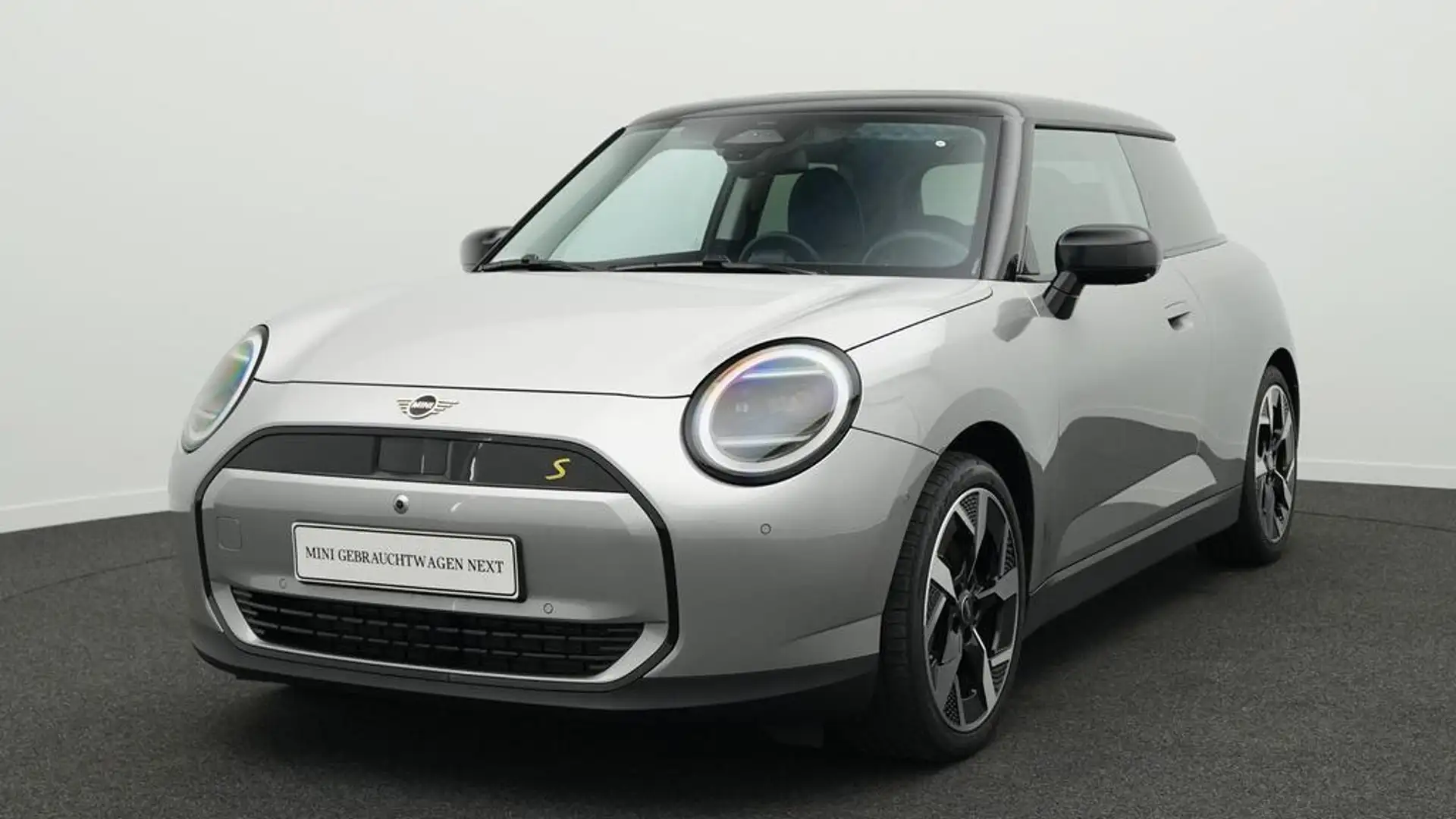 MINI Cooper SE Classic Trim Grau - 1