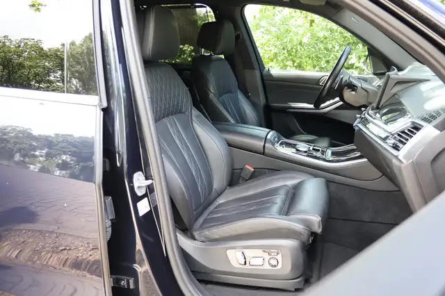 BMW X5 view 21