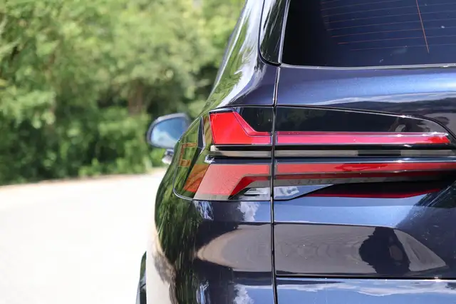 BMW X5 view 7