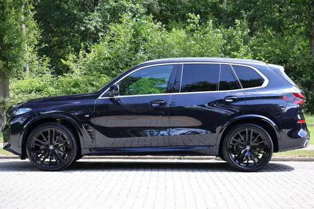 BMW X5 view 4