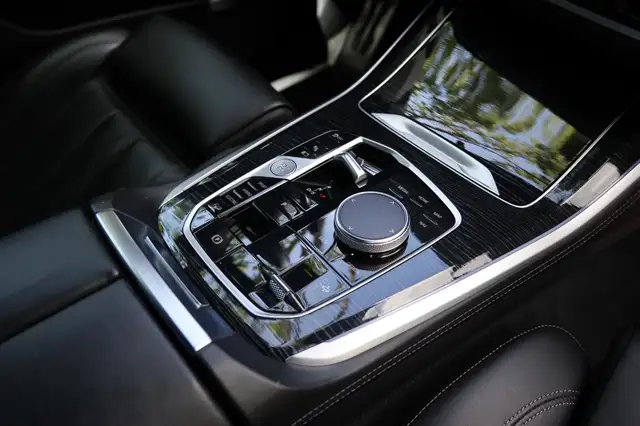 BMW X5 view 18