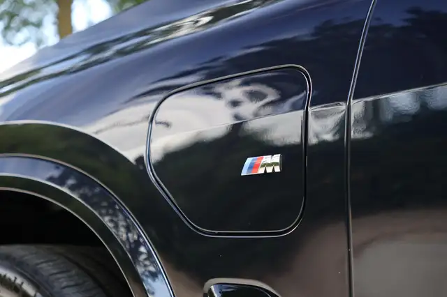BMW X5 view 3