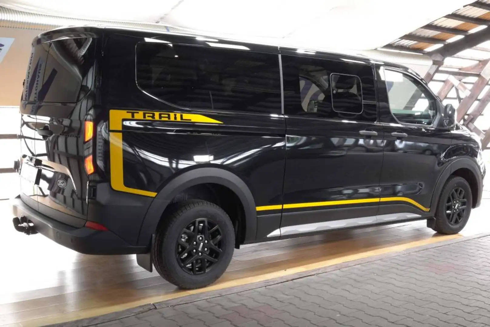 Ford Transit Custom Trail Kombi 8-Sitzer sofort L2 Schwarz - 2