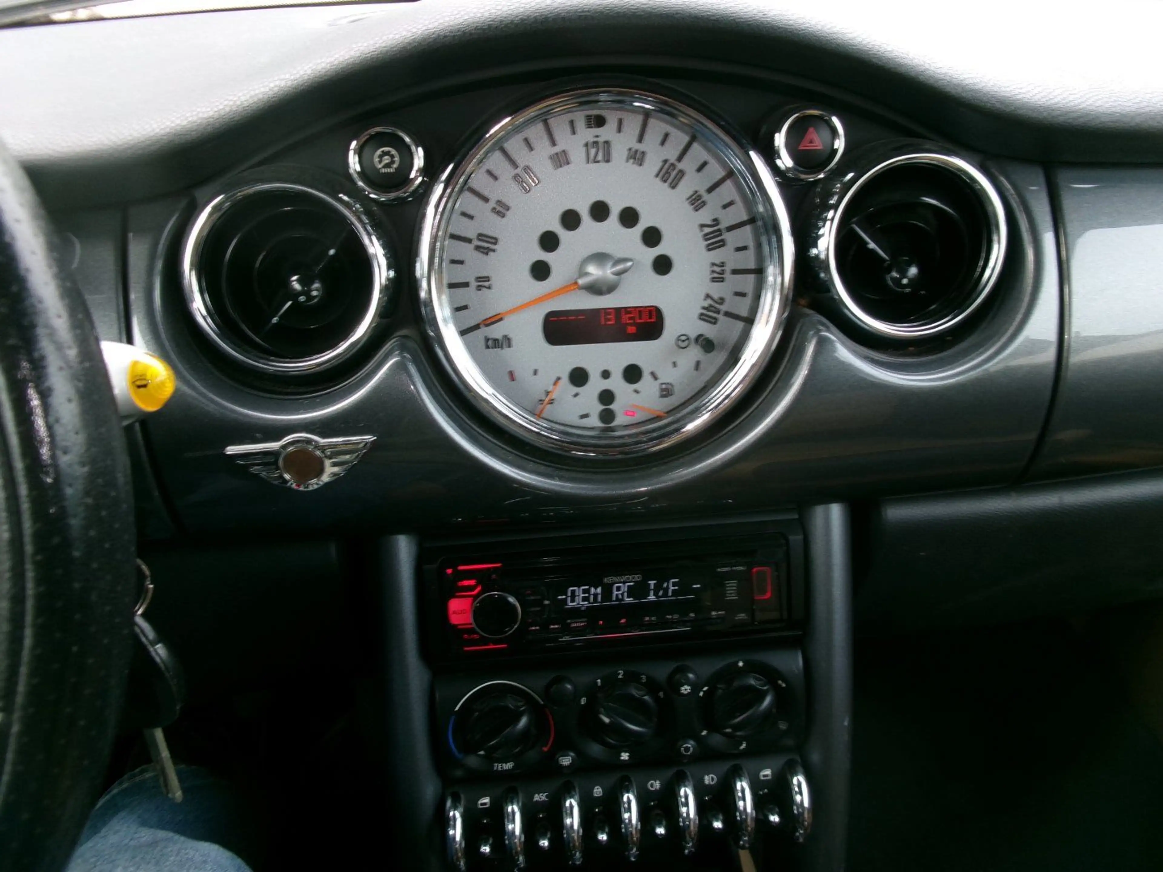 MINI One Mini One Cabrio 1.6 — photo 11