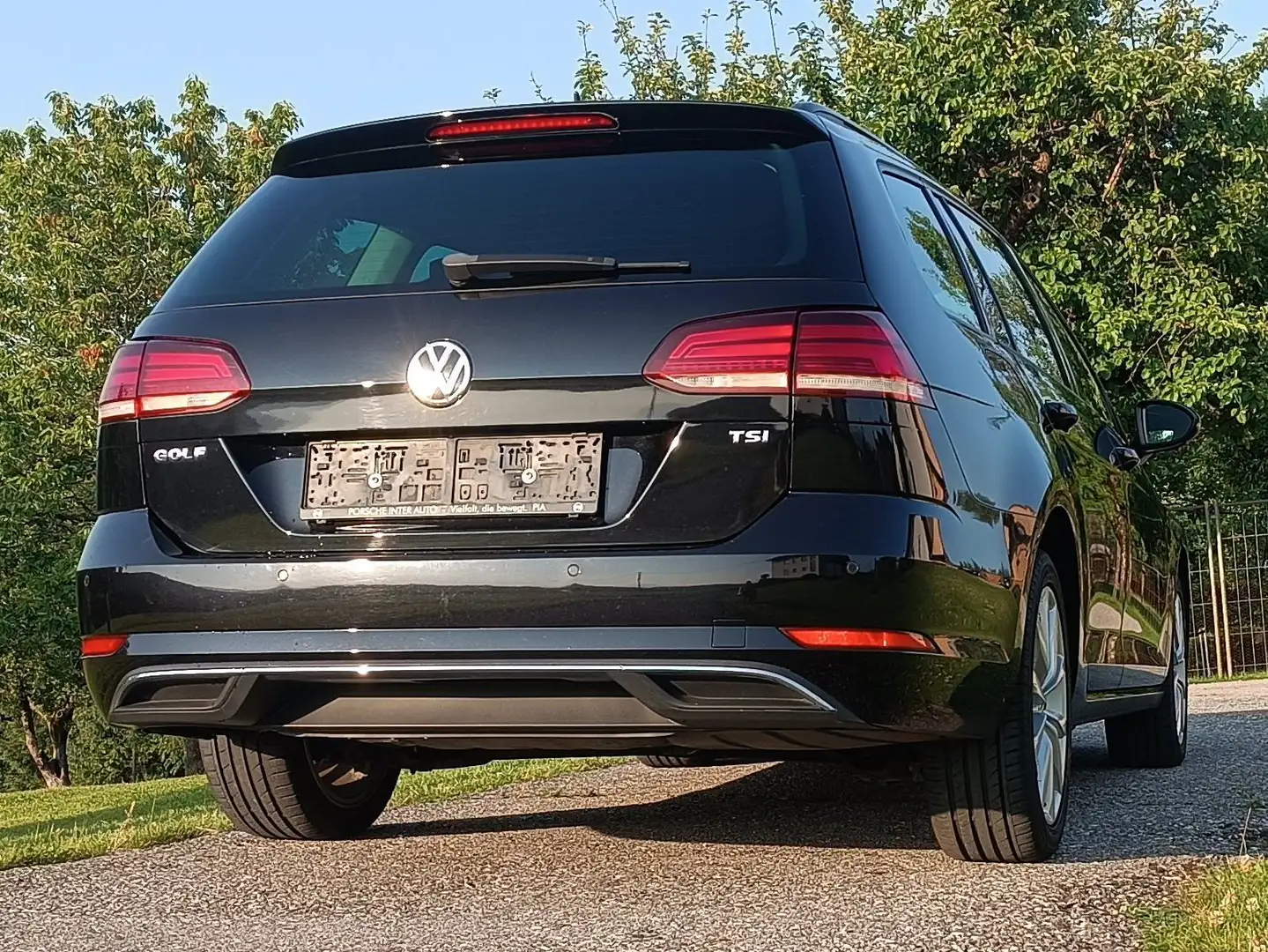 Volkswagen Golf Variant Golf Variant 1,0 TSI Schwarz - 2