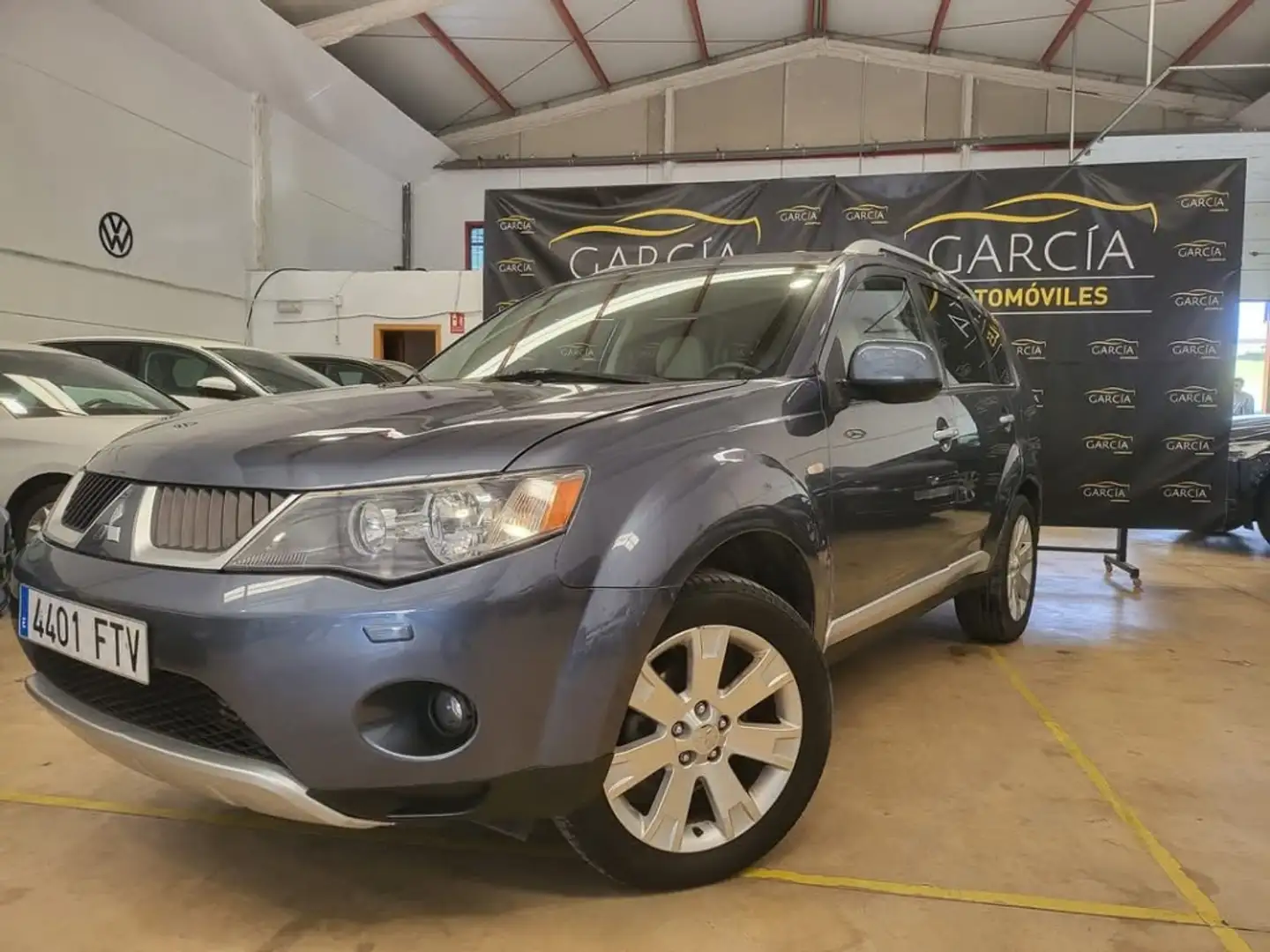 Mitsubishi Outlander 2.0DI-D Kaiteki - 1
