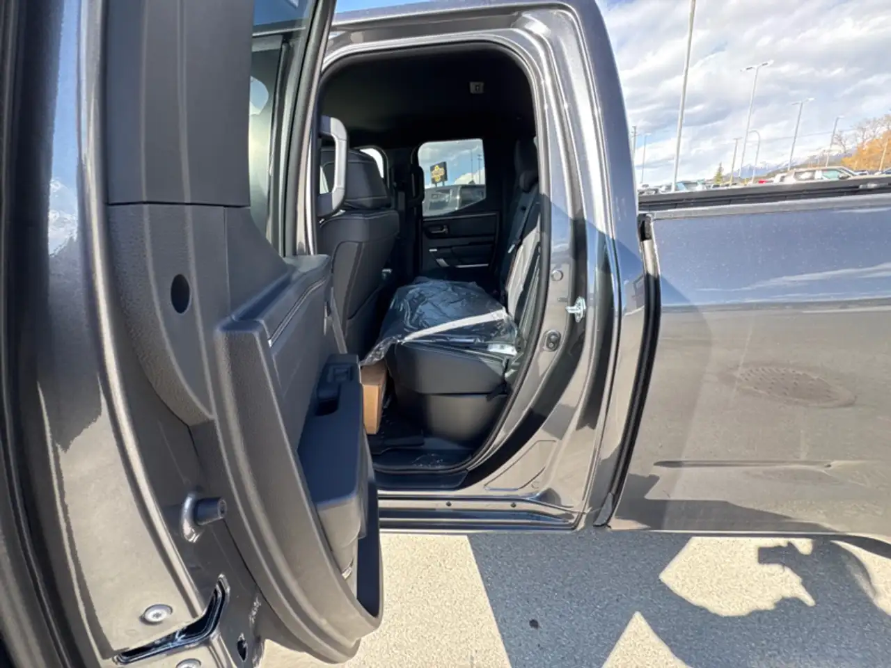 Toyota Tundra снимка Toyota Tundra