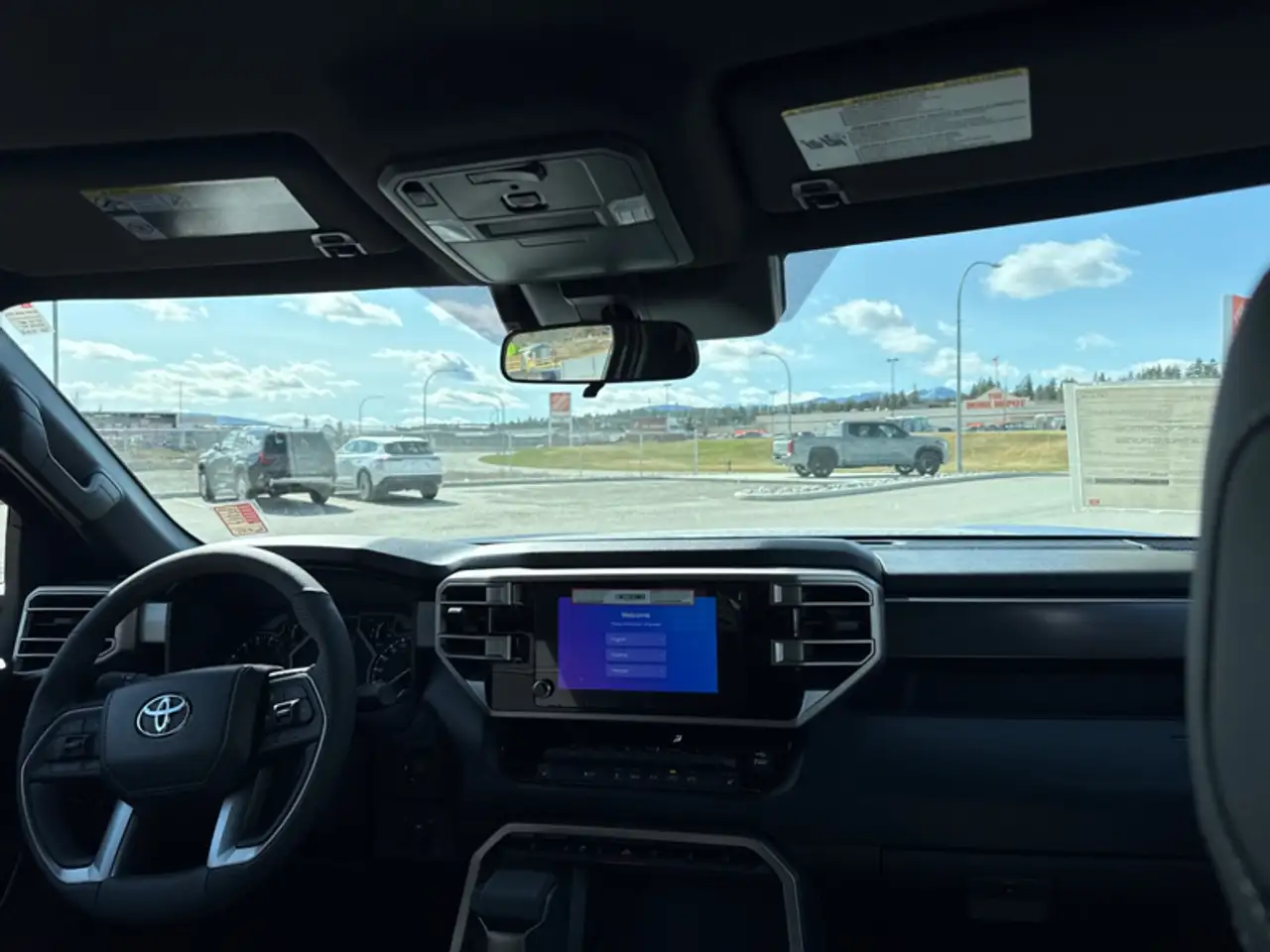 Toyota Tundra снимка Toyota Tundra