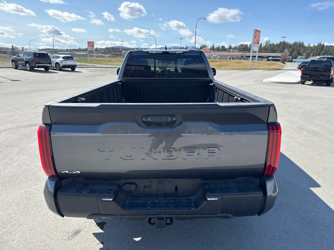 Toyota Tundra снимка Toyota Tundra