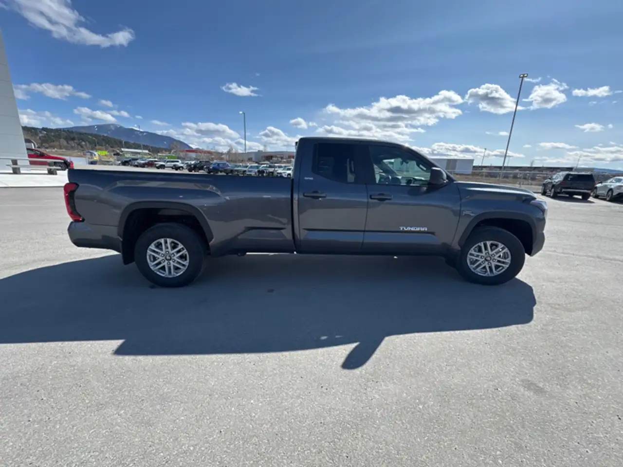 Toyota Tundra снимка Toyota Tundra