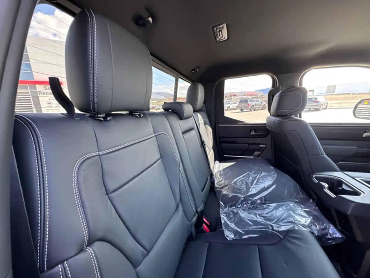 Toyota Tundra снимка Toyota Tundra