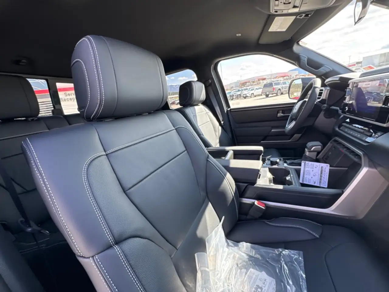 Toyota Tundra снимка Toyota Tundra
